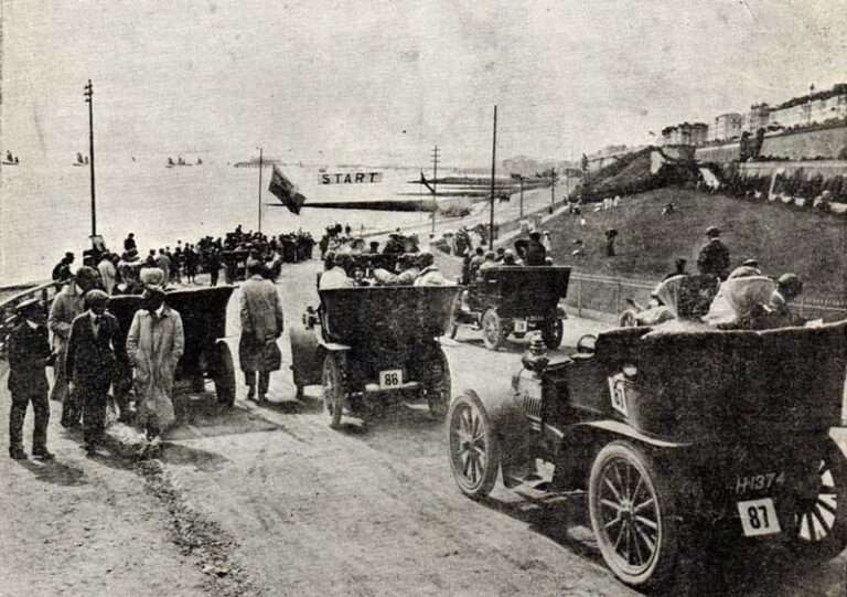 cars waiting at start brighton speed trails