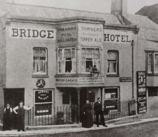 The Bridge Hotel pub, Newhaven,