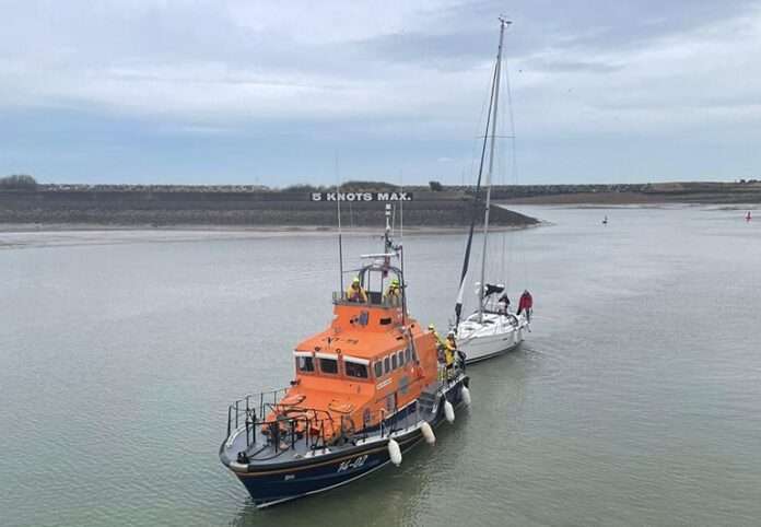 RNLI Eastbourne volunteers quick on the scene to assist yacht in need.