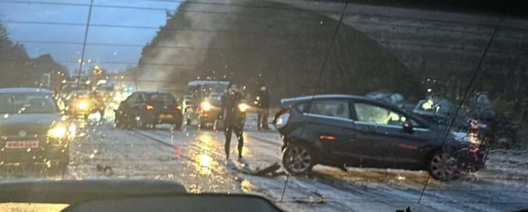 m25 multi car crash