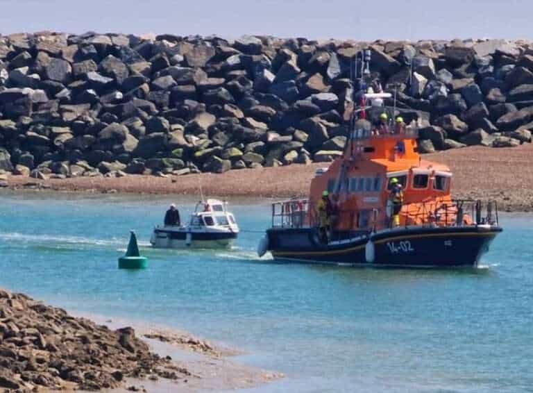 Eastbourne Lifeboat Crew Rescues Stranded Vessel off Pevensey Shoal