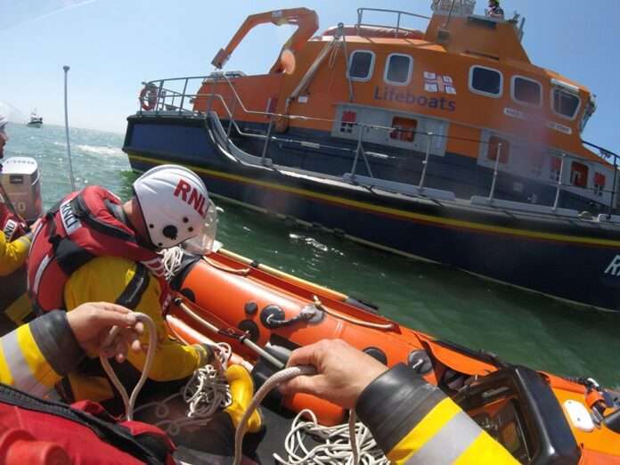 Stranded 26-Foot Motor Vessel Safely Escorted to Harbour