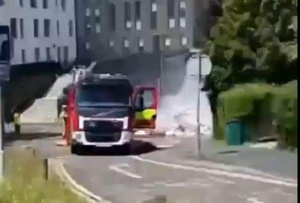 Bin Lorry Blaze in Brighton - Firefighters Battle Five Tons of Waste Fire on Natal Road