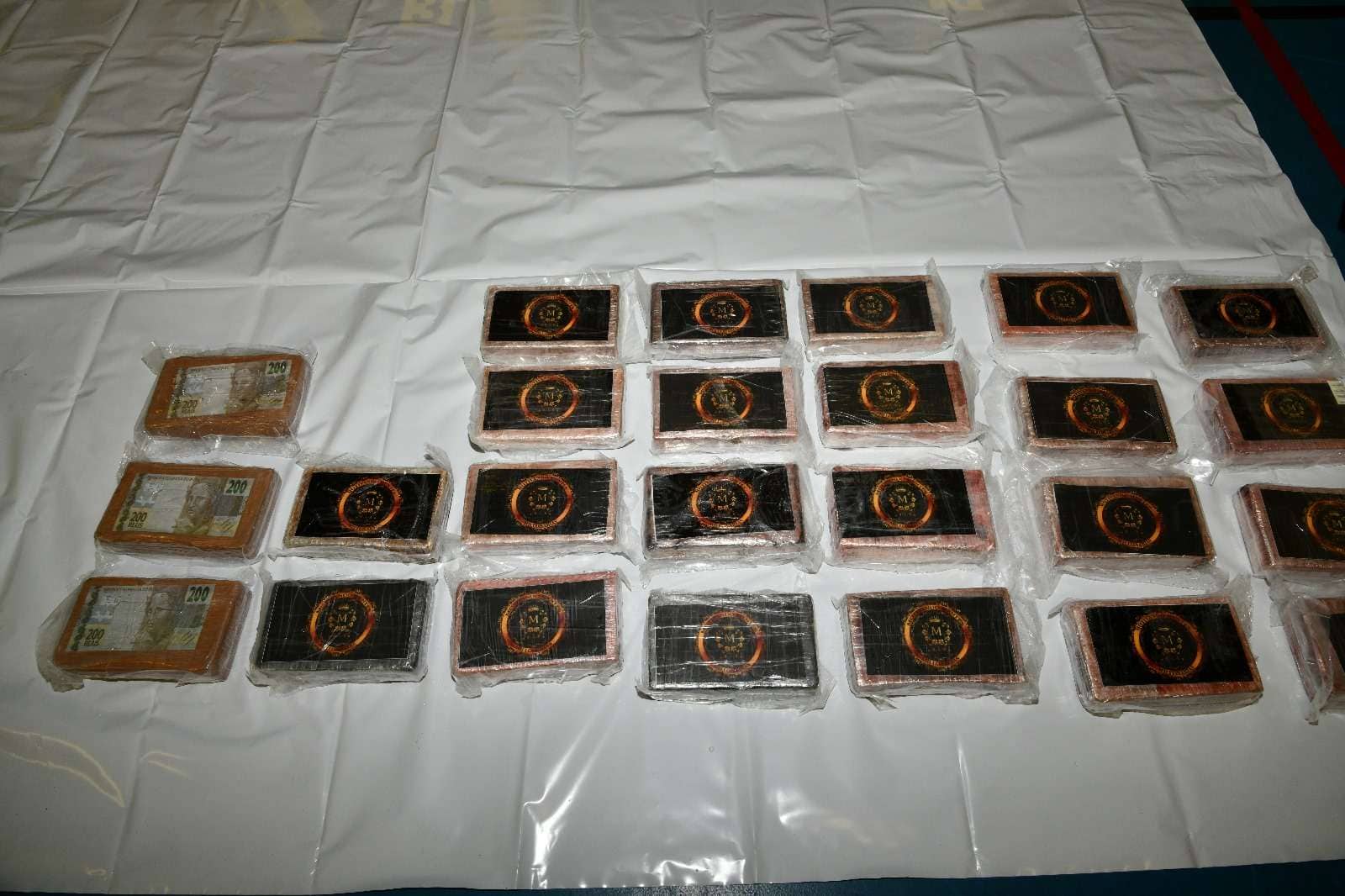 Six held in coke boat raids after £40m Sussex beach find 🚤💰 The NCA has arrested six men in connection with a massive cocaine haul discovered on a Sussex shore. 500kg of drugs were seized, leading to multiple arrests across the UK.