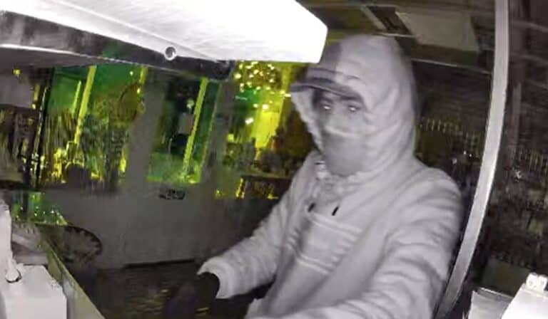 Suspect Sought Following Major Jewellery Theft in Dukes Lane, Brighton