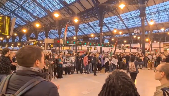 Brighton Station Occupied as Protesters Rally Over Global Sumud Flotilla Arrests